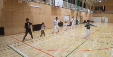 必殺！腹タッチ！